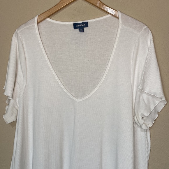 Modcloth Flutter Lettuce Hem Ribbed V-Neck White Shirt 2X - Picture 3 of 12